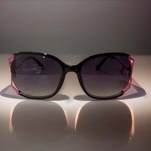 Betsey Johnson FBJ671 Oversized Butterfly Black/Pink Frame Gray Lens Sunglasses